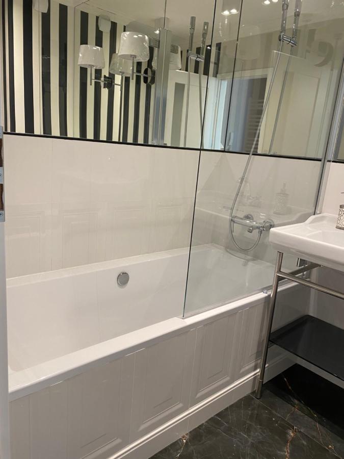 Przyjazny Apartament Appartement Łódź Buitenkant foto